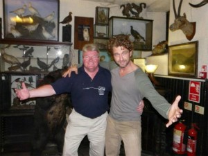 Gerard Butler and pub landord Earnest Stranf at the Drover's Inn